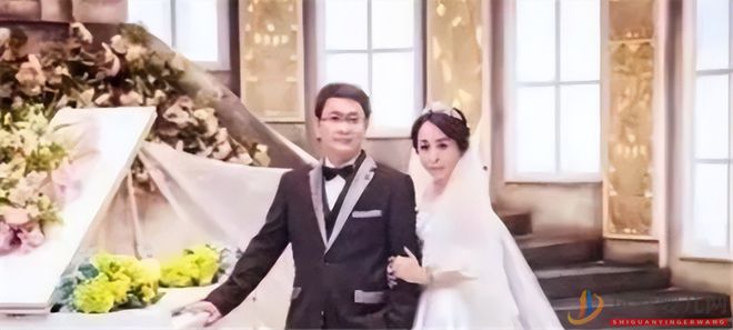 46歲女老板與小19歲的下屬結婚,49歲做試管嬰兒生三胎,這是為何(圖1)