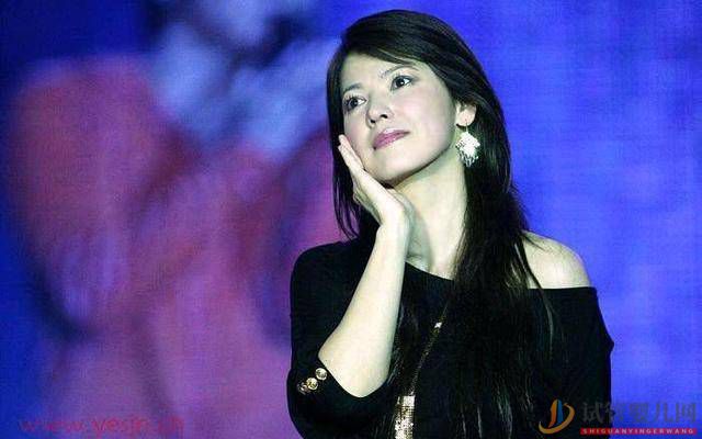 她曾是紅極一時的歌手，連續做20次試管嬰兒，47歲終于當了媽媽(圖1)