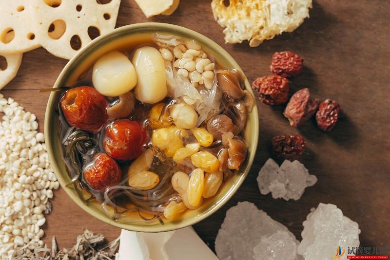 每天吃黑豆會(huì)美容 吃黑豆懷孕了怎么回事(圖1)