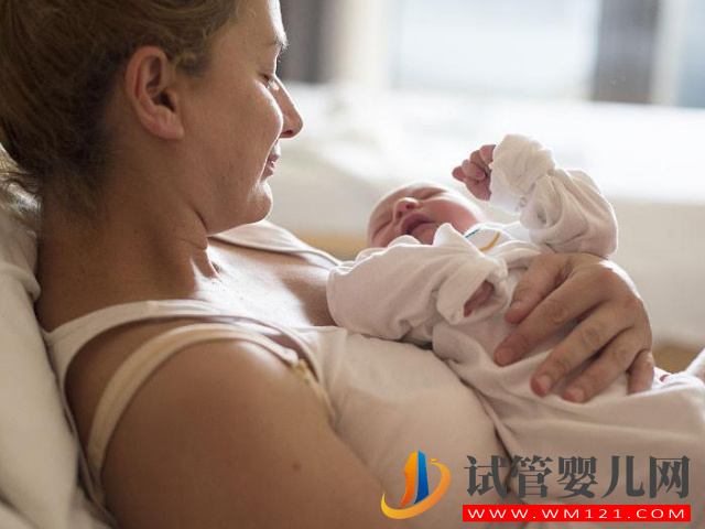 新生兒吃奶不是越多越好，寶媽要留意這9個過度喂養信號(圖2)