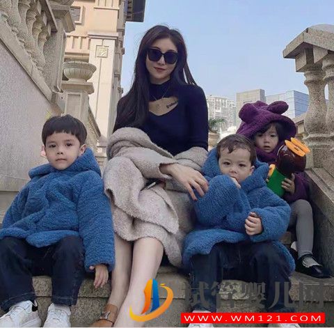 單身女性生孩子案例:30歲網(wǎng)紅李雪珂買精生子成功生下混血三胞胎(圖1)