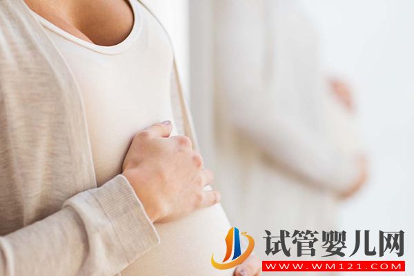 孕婦分泌物和羊水有5點(diǎn)區(qū)別，內(nèi)褲一小塊濕不一定破水(圖2)