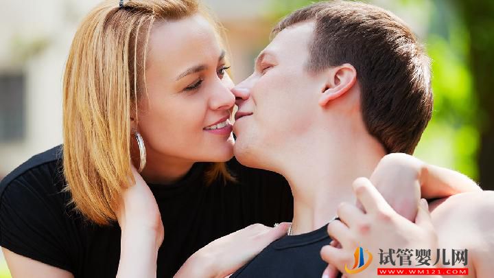 怎么挑逗技法能勾起男人性欲?女人這樣做讓男人性欲高漲-易網(wǎng)<a>健康養(yǎng)生</a>網(wǎng) 怎么挑逗技法能勾起男人性欲?女人這樣做讓男人性欲高漲(圖2)